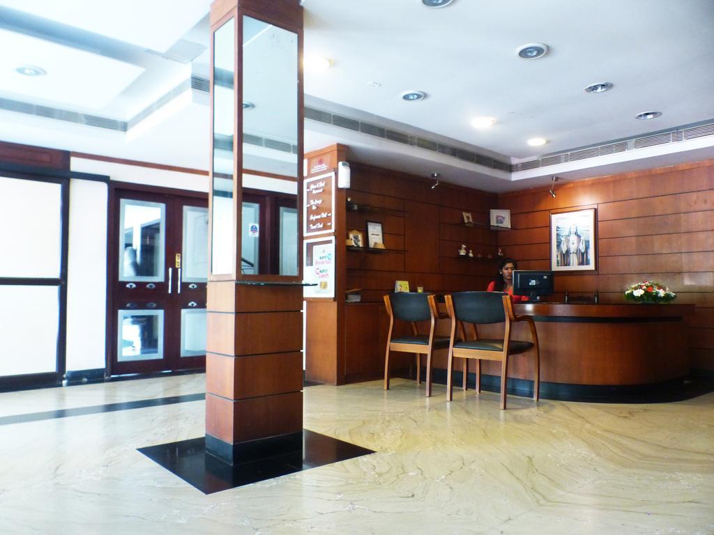 Hotel Highway Garden Kochi Bagian luar foto